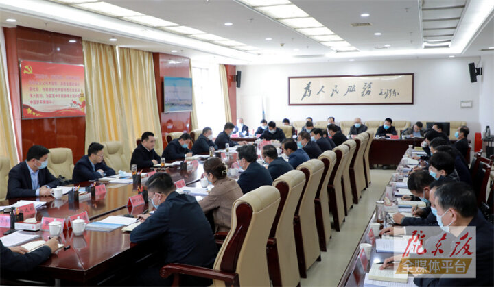 黃澤元在區(qū)域性中心城市建設工作協(xié)調推進領導小組會議上強調 以擔當精神直面矛盾 以創(chuàng)新思維解決問題 推動區(qū)域性中心城市建設工作取得更大成效
