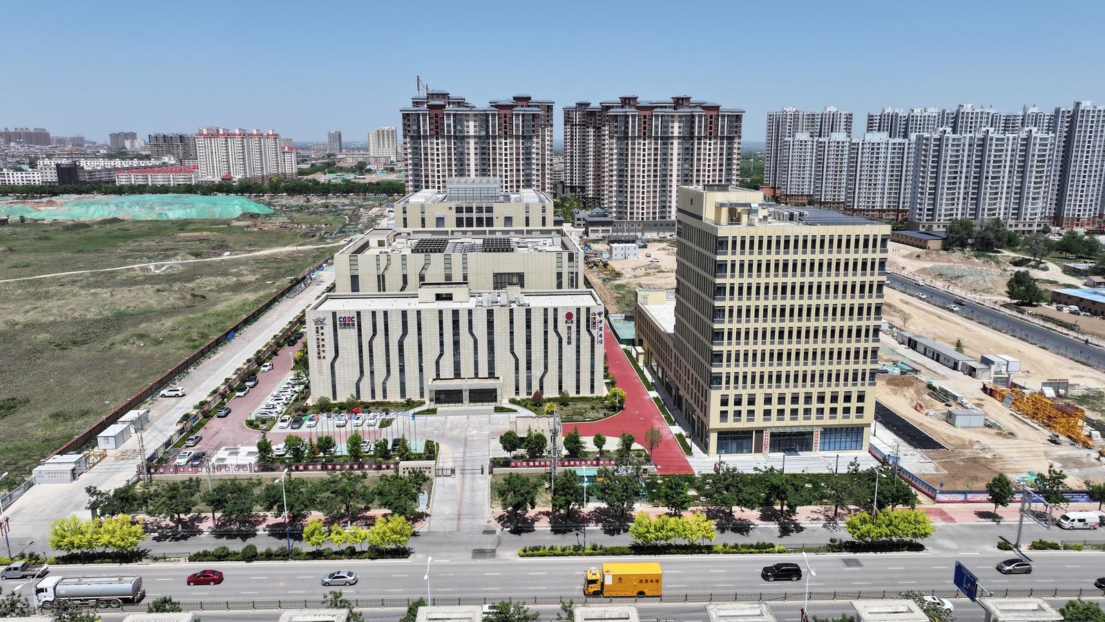 數(shù)實(shí)融合提質(zhì)增效 全力推進(jìn)新型工業(yè)化——加快建設(shè)隴東綜合能源化工基地和國家數(shù)據(jù)中心集群